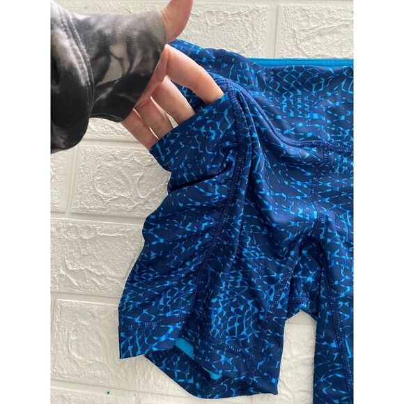 lululemon shorts size 4 - Picture 2 of 6